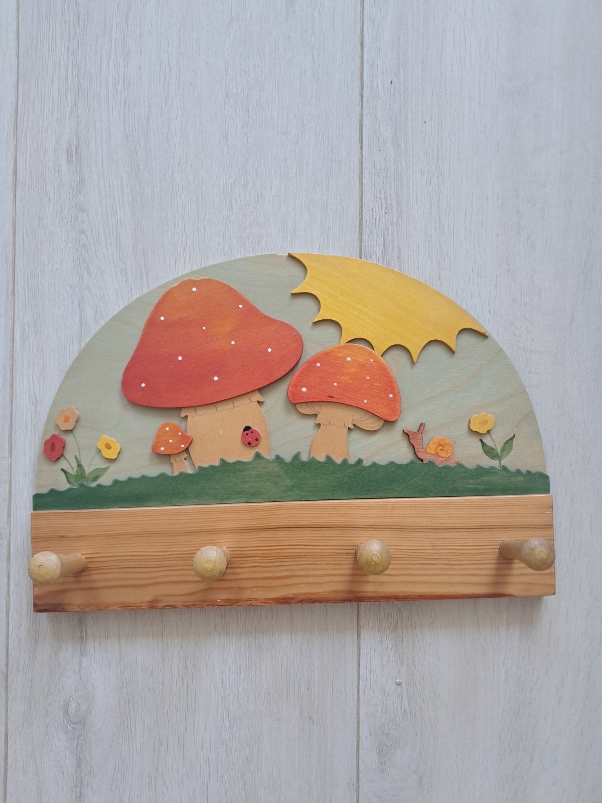 Leuke Kinderkapstok van Noest met Paddenstoelen en Dieren, Ophalen, Zo goed als nieuw, Kapstokje