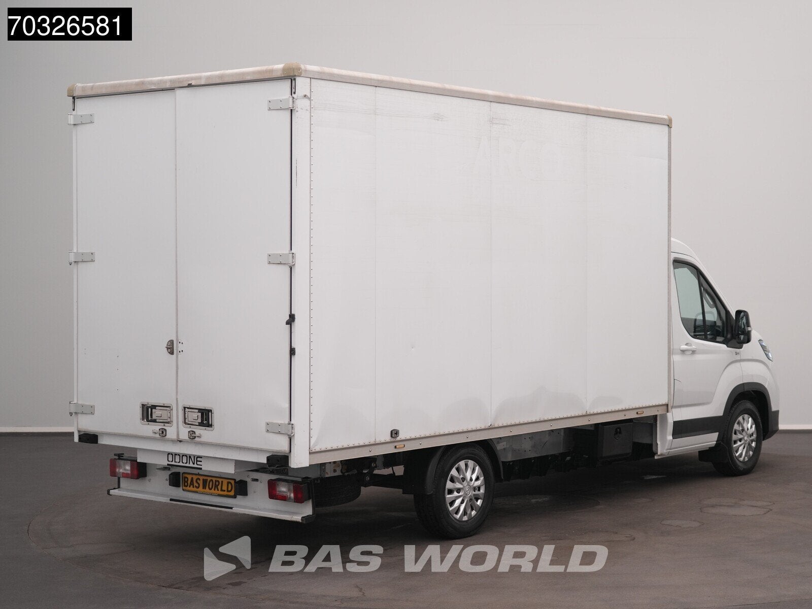 Maxus eDeliver 9 100% Elektrisch 65kWh Achterdeuren Bakwagen, Automaat, Stof, Gebruikt, 750 kg