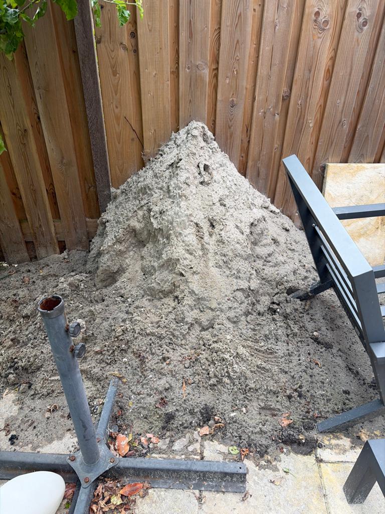 Grote berg ophoogzand/straatzand, Tuin en Terras, Ophalen, Gebruikt, Straatzand