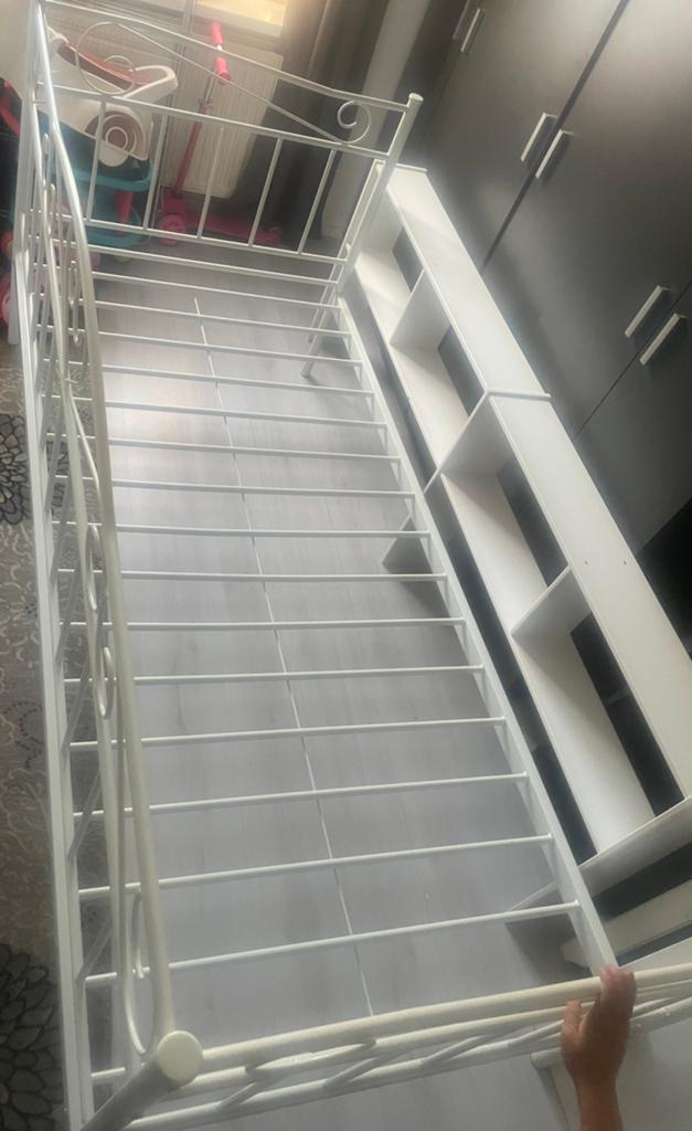 Bed frame 90cm bij 200cm, Ophalen, Zo goed als nieuw, 180 cm of meer, 85 tot 100 cm