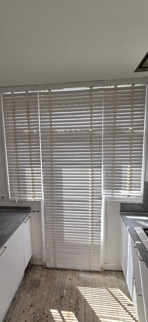 Maatwerk Luxaflex / houten jaloezieën – wit, Huis en Inrichting, Ophalen, Gebruikt, 200 cm of meer, Wit