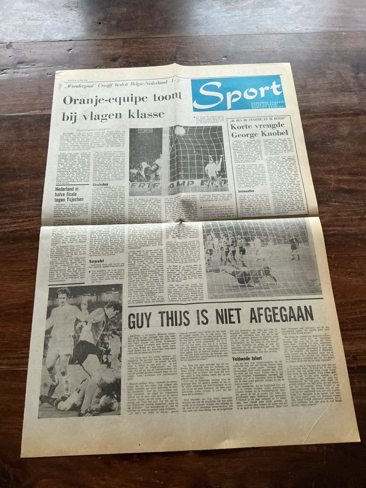 Voetbal krantenartikel Belgie Nederland mei 1976 Cruijff, Ophalen of Verzenden, Knipsel(s)