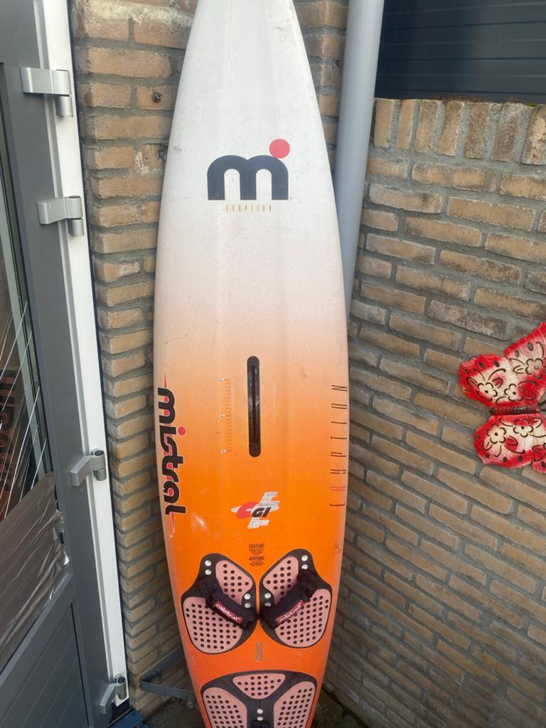 Mistral Surfboard - Zo goed als nieuw, Met voetbanden, Mistral, Ophalen of Verzenden, Zo goed als nieuw
