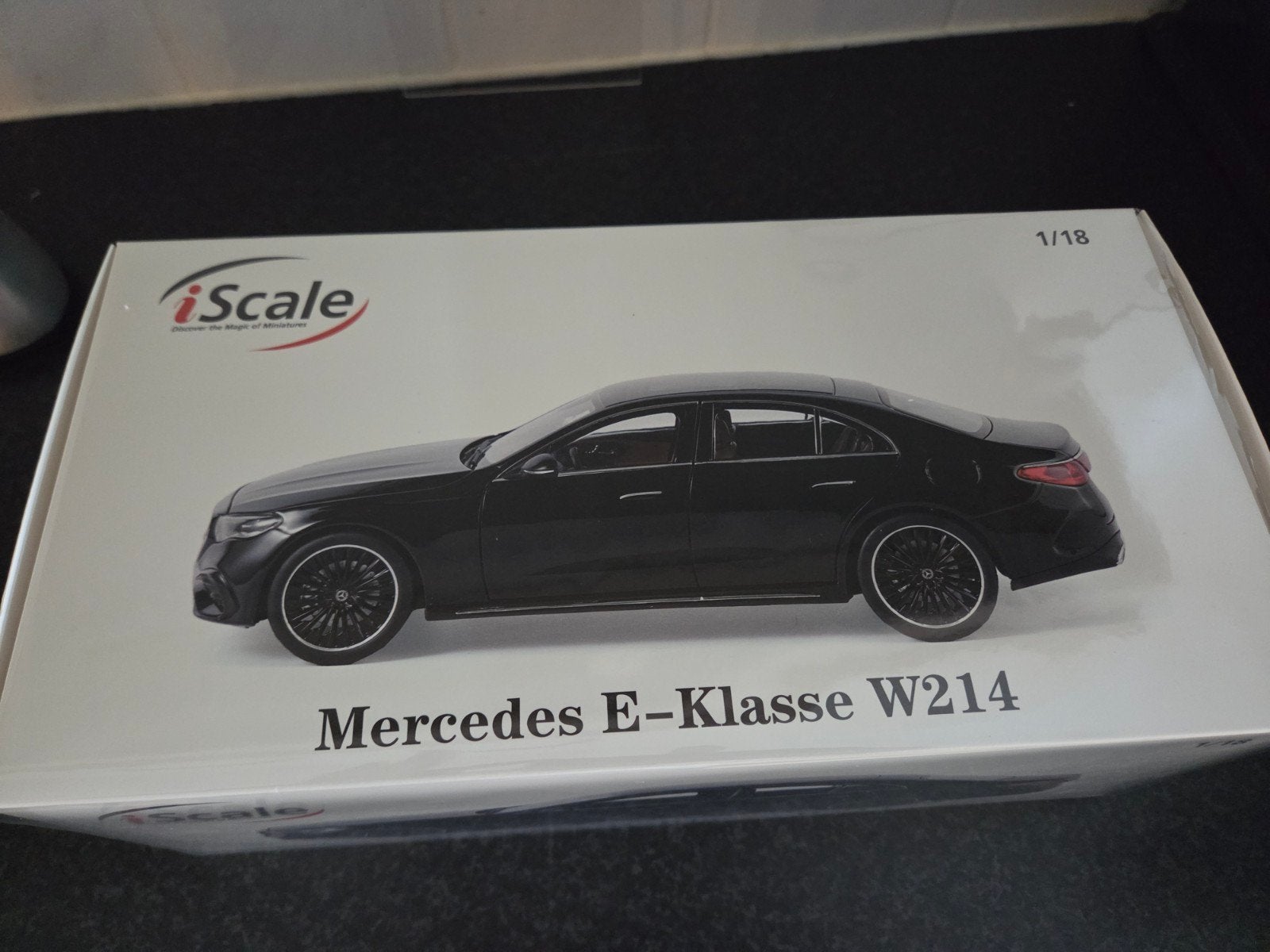 Mercedes E klasse W214 zwart 1:18 iScale, Ophalen of Verzenden, Zo goed als nieuw, Auto, Overige merken