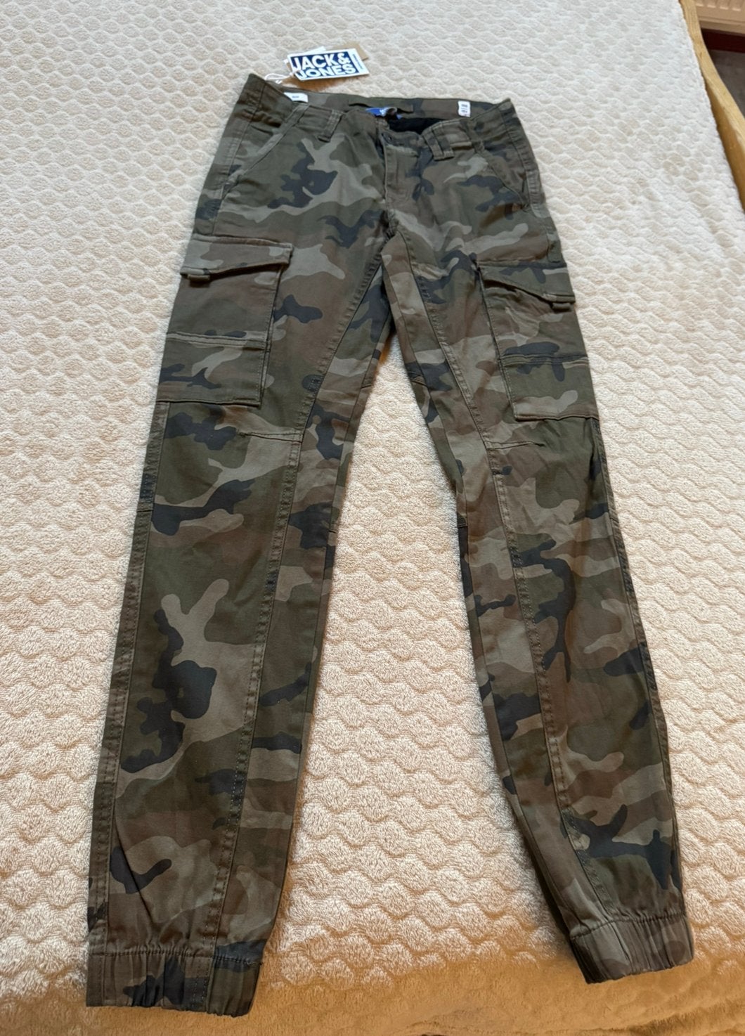 Nieuwe camouflage broek, Ophalen, Nieuw, 158 t/m 164, Jongen of Meisje