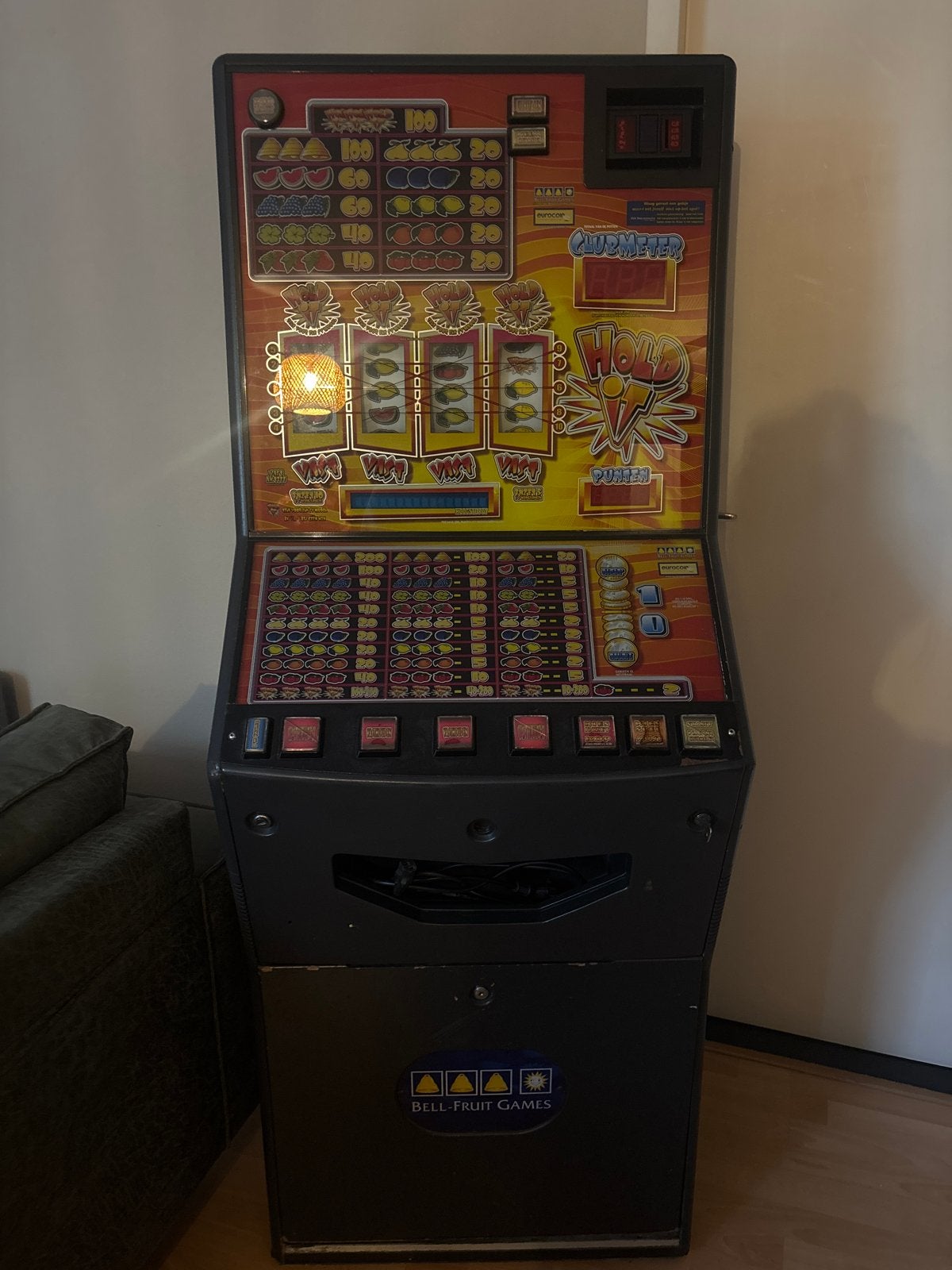 Vintage fruitautomaat - Bell Fruit Games, Verzamelen, Euro, Ophalen, Gebruikt, Met sleutels