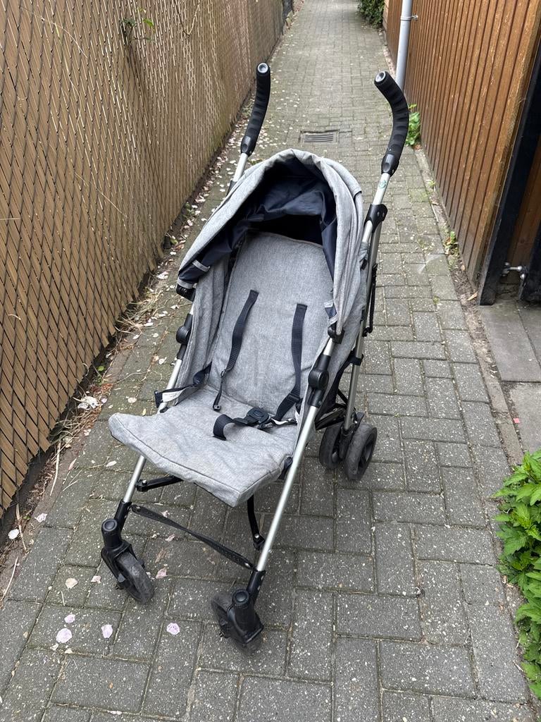 Lichtgewicht grijze buggy met zonnekap, Ophalen, Zo goed als nieuw, Overige merken, Verstelbare rugleuning