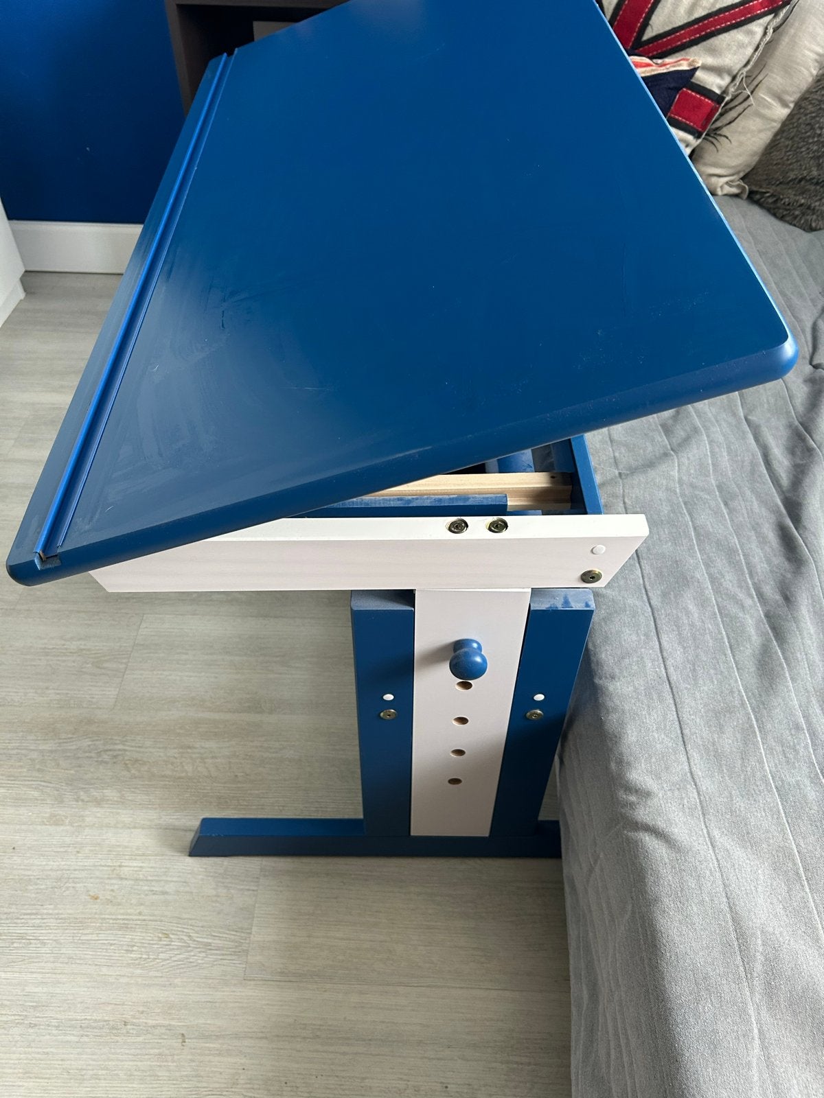 Blauw kinderbureau met verstelbaar blad en lade, Ophalen, Gebruikt, Kinderbureau, In hoogte verstelbaar