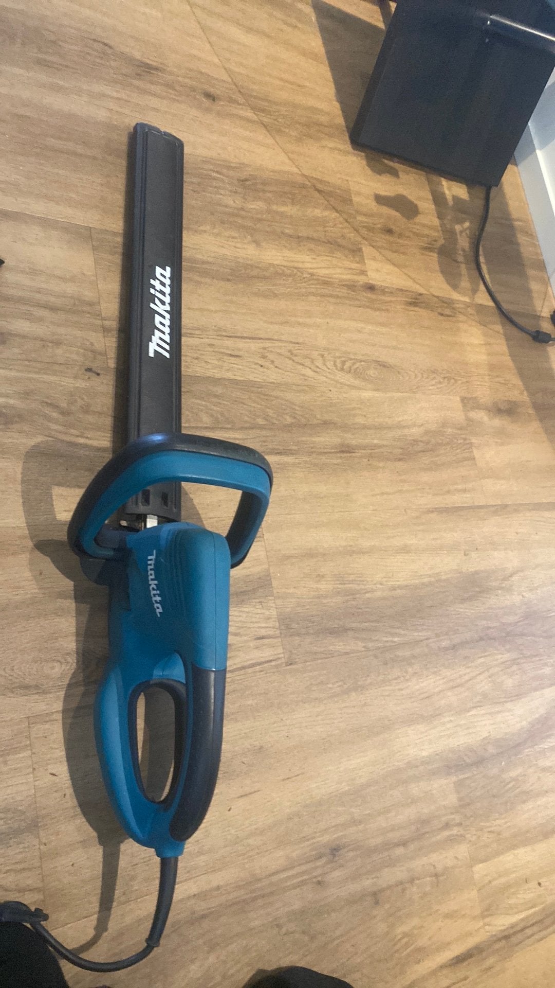 Makita tuingereedschap (heggenschaar), Tuin en Terras, Ophalen of Verzenden, Zo goed als nieuw, Elektrisch