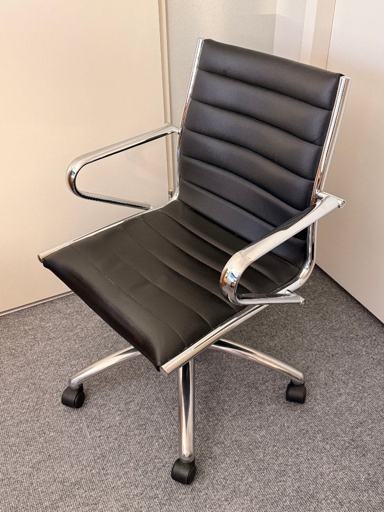 vier Sitland Montaggio Classic bureaustoelen    samen € 240, Ophalen, Gebruikt, Zwart, Bureaustoel