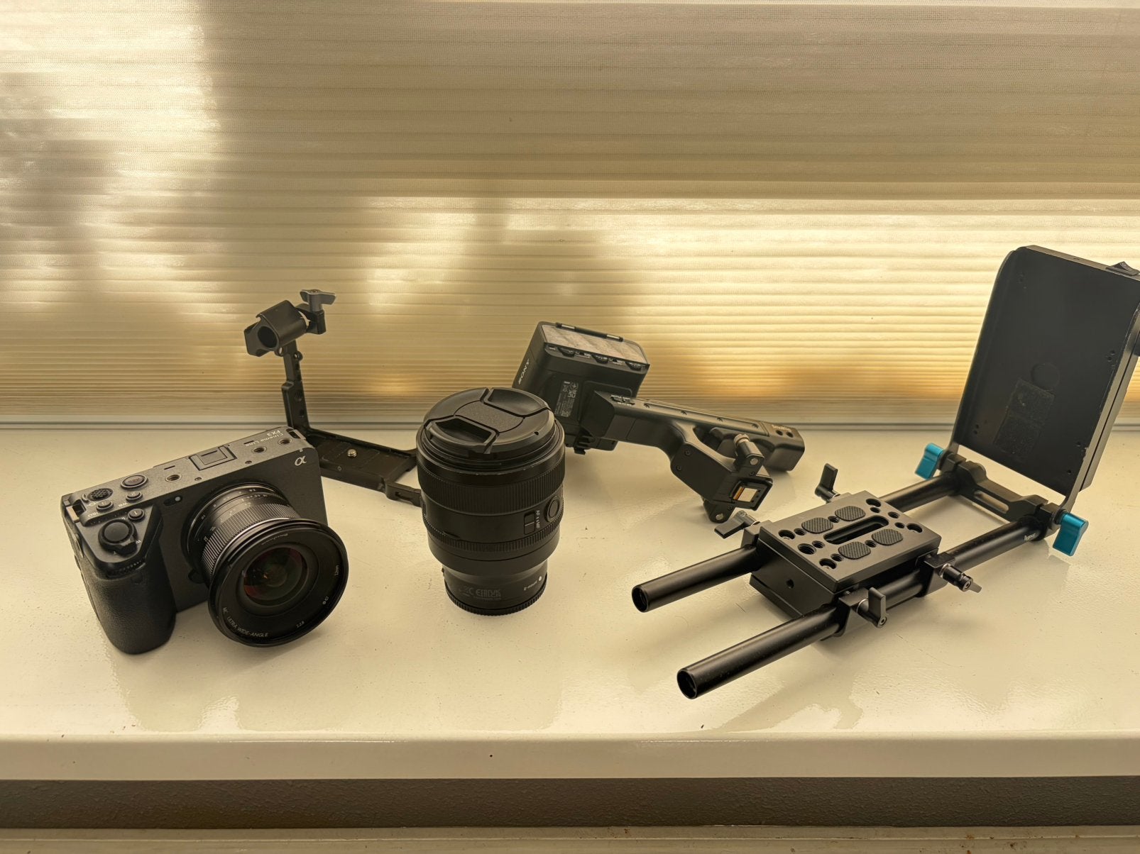 Sony FX3 + Sony 50mm F1.4 GM + 4 accu’s + accessoires, Ophalen, Lens of Lenzen