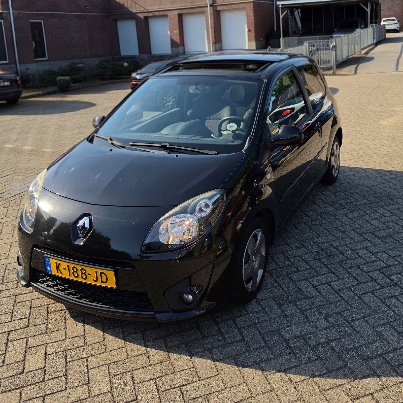 Renault Twingo 1.2 16V 2009 Zwart APK tot 2027, Voorwielaandrijving, 4 cilinders, 4 stoelen, Zwart