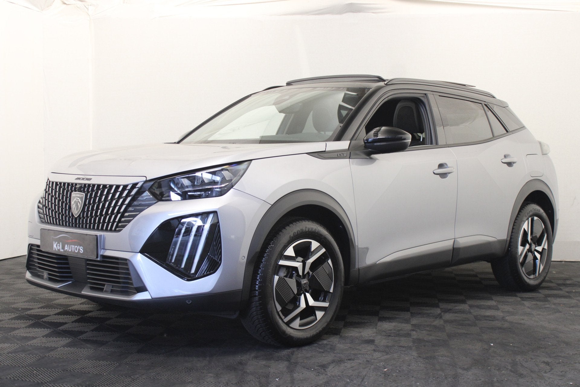 Peugeot 2008 1.2 PureTech GT |Pano|Massage|Stoelverw.|, Auto's, Gebruikt, 1180 kg, 3 cilinders, SUV of Terreinwagen