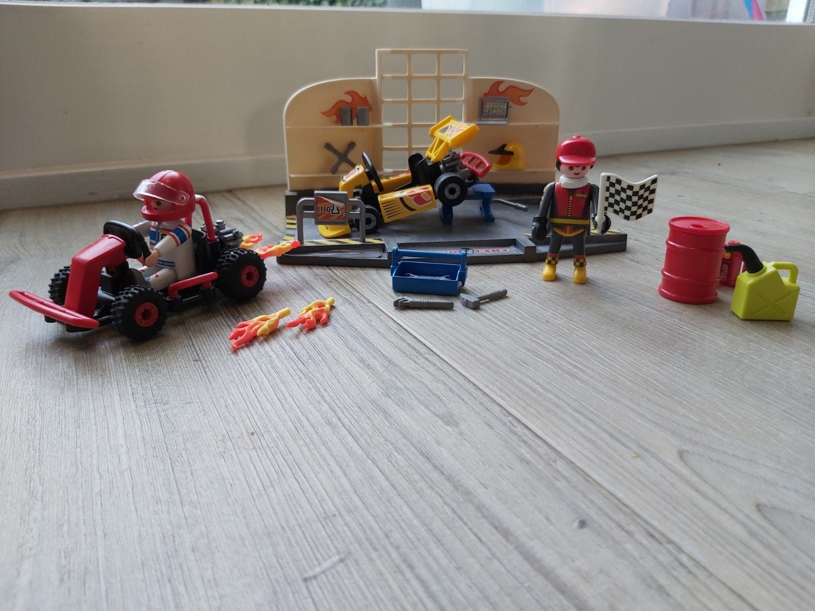 Te koop: Playmobil StarterSet Karting garage - 6869, Ophalen of Verzenden, Gebruikt