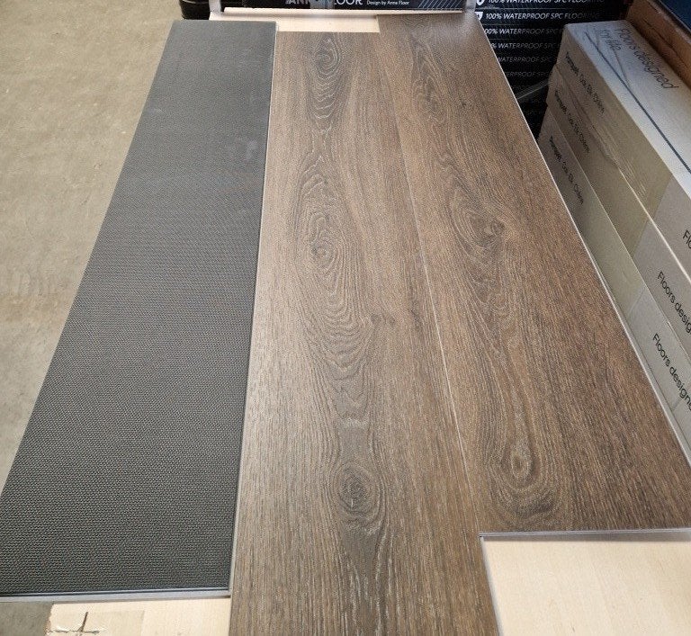 Restpartij 17,8m2 nieuwe klik PVC Ambiant Avanto. Warm Brown, Ophalen, Bruin, Oosterbrugstraat 27, 8281 BT, Genemuiden, Info@cotap.nl