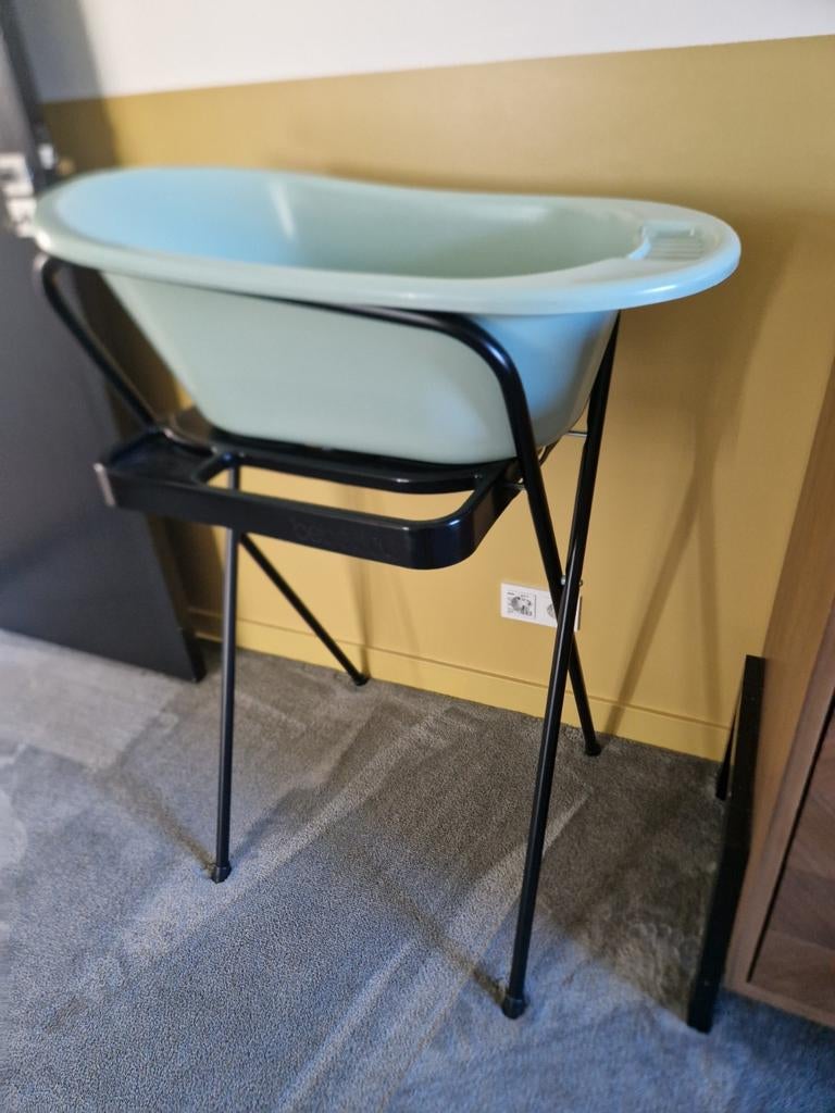 Babybadje met standaard - Geschikt voor badje en Tummy Tub, Overige merken, Ophalen of Verzenden, Zo goed als nieuw, Badje