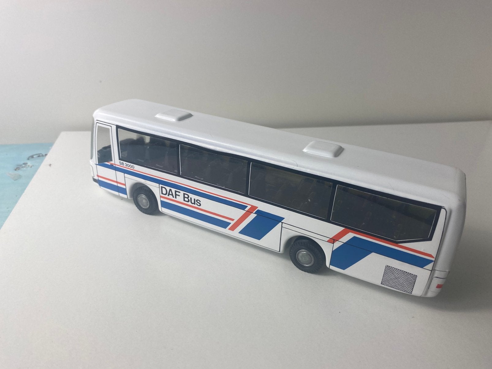 DAF SB3000 busmodel-promotional /limo cars-kunststof model, Hobby en Vrije tijd, Modelauto's | 1:50, Ophalen of Verzenden, Bus of Vrachtwagen