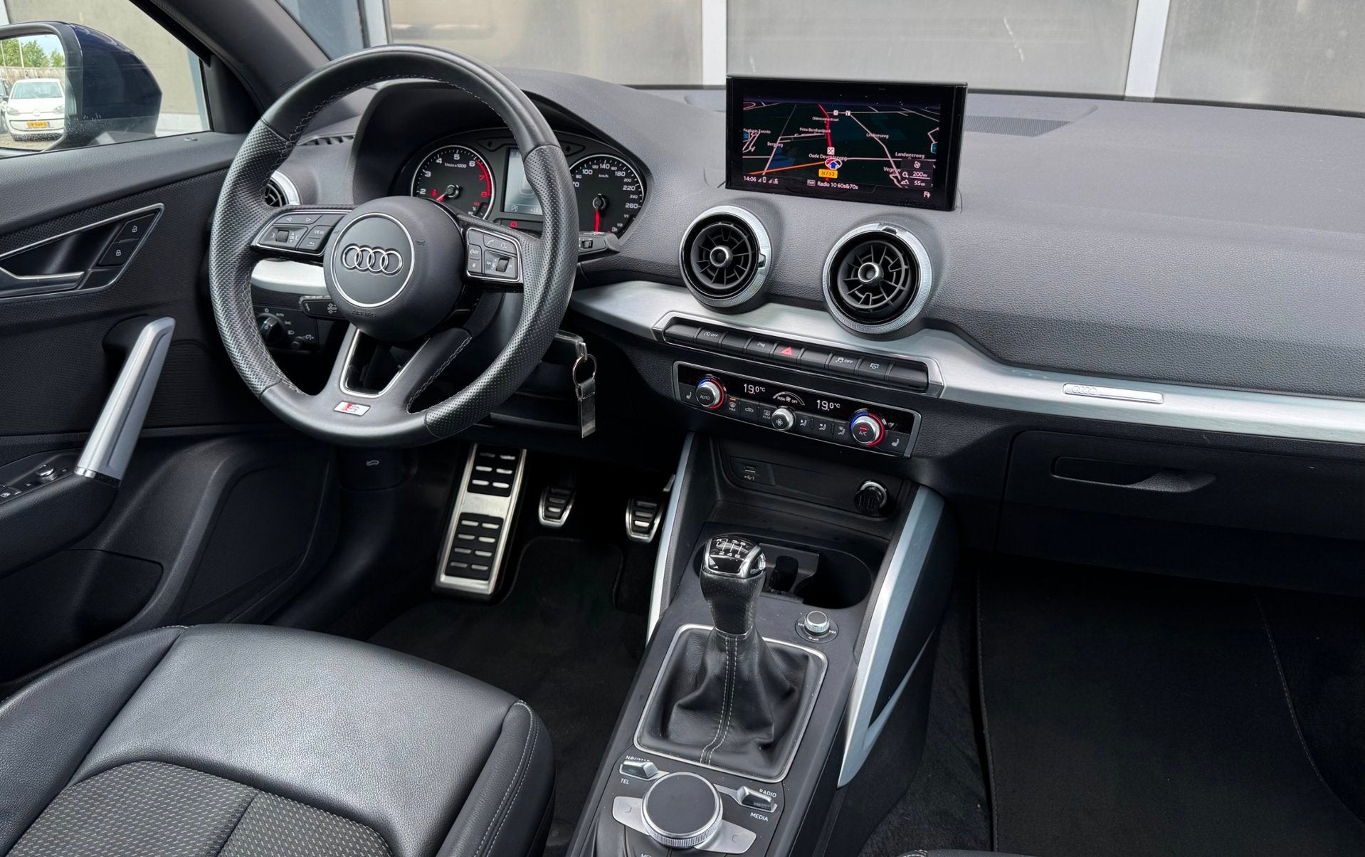 Foto 4 van Audi Q2 35 TFSI S-line Edition| Apple CarPlay | Camera | Dig