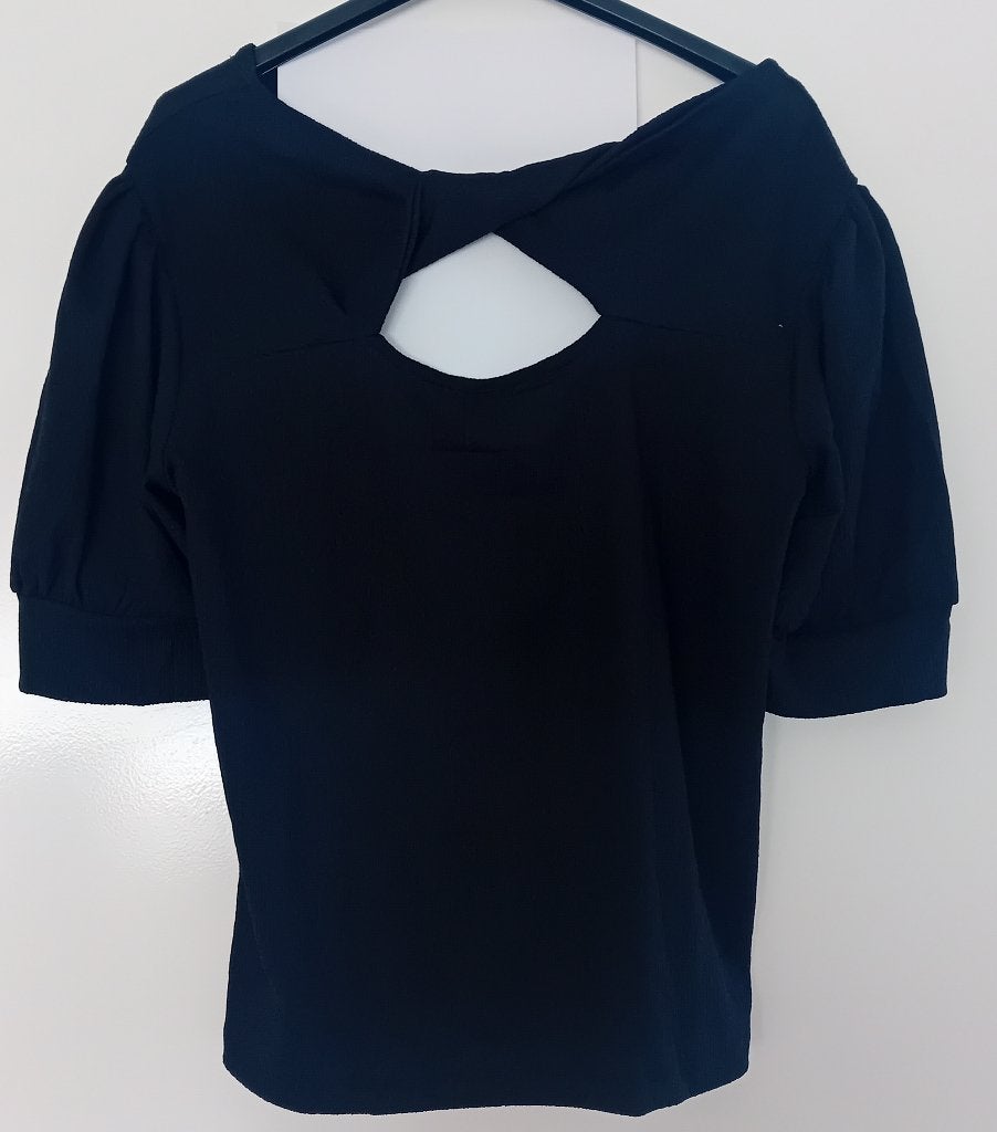 top,topje,blouse,zwart,maat 40/42,rugdetail,pofmouwen, Kleding | Dames, Maat 38/40 (M), Verzenden, Zwart, Nieuw