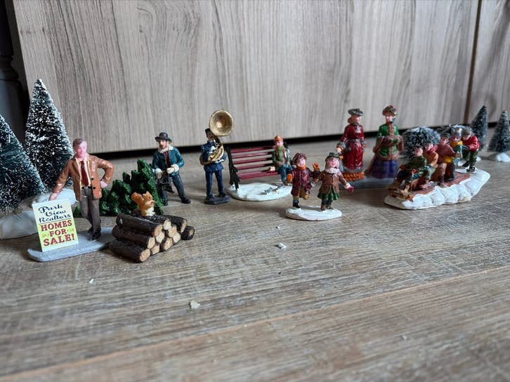 Grote collectie Lemax miniaturen - Kerstdorp figuren, Ophalen of Verzenden, Gebruikt