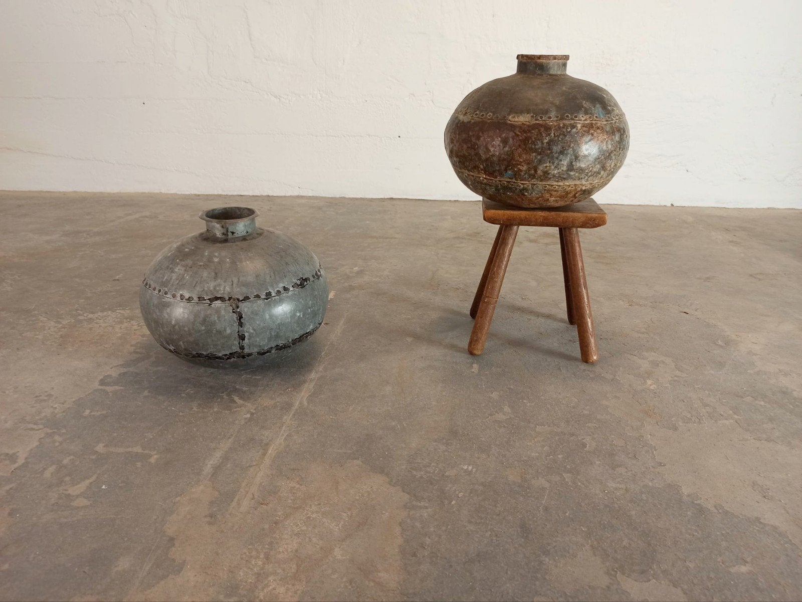 Set van 2 Vintage metalen waterkruiken kruiken, Ophalen, Tweedehands, Tweedehands, Metaal