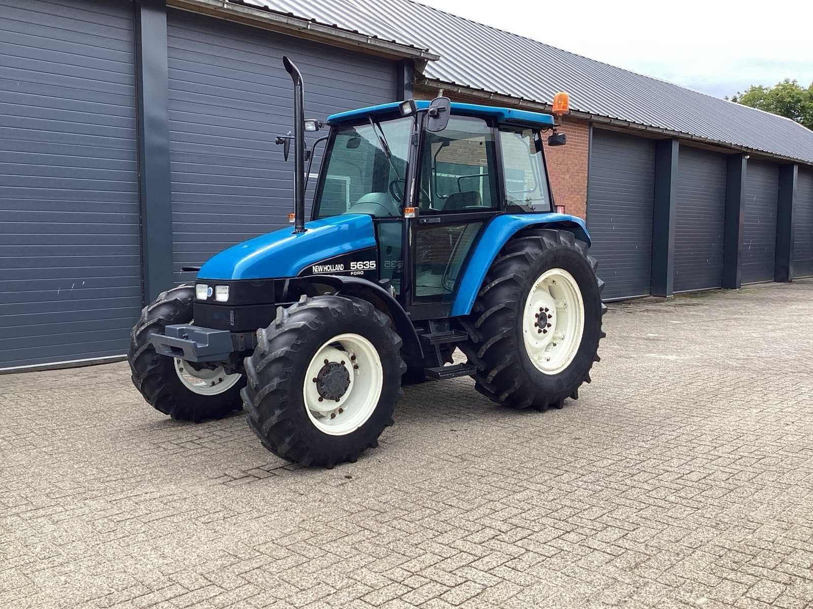 1996 New Holland 5635 DT Vierwielaangedreven landbouwtractor, Gebruikt, New Holland