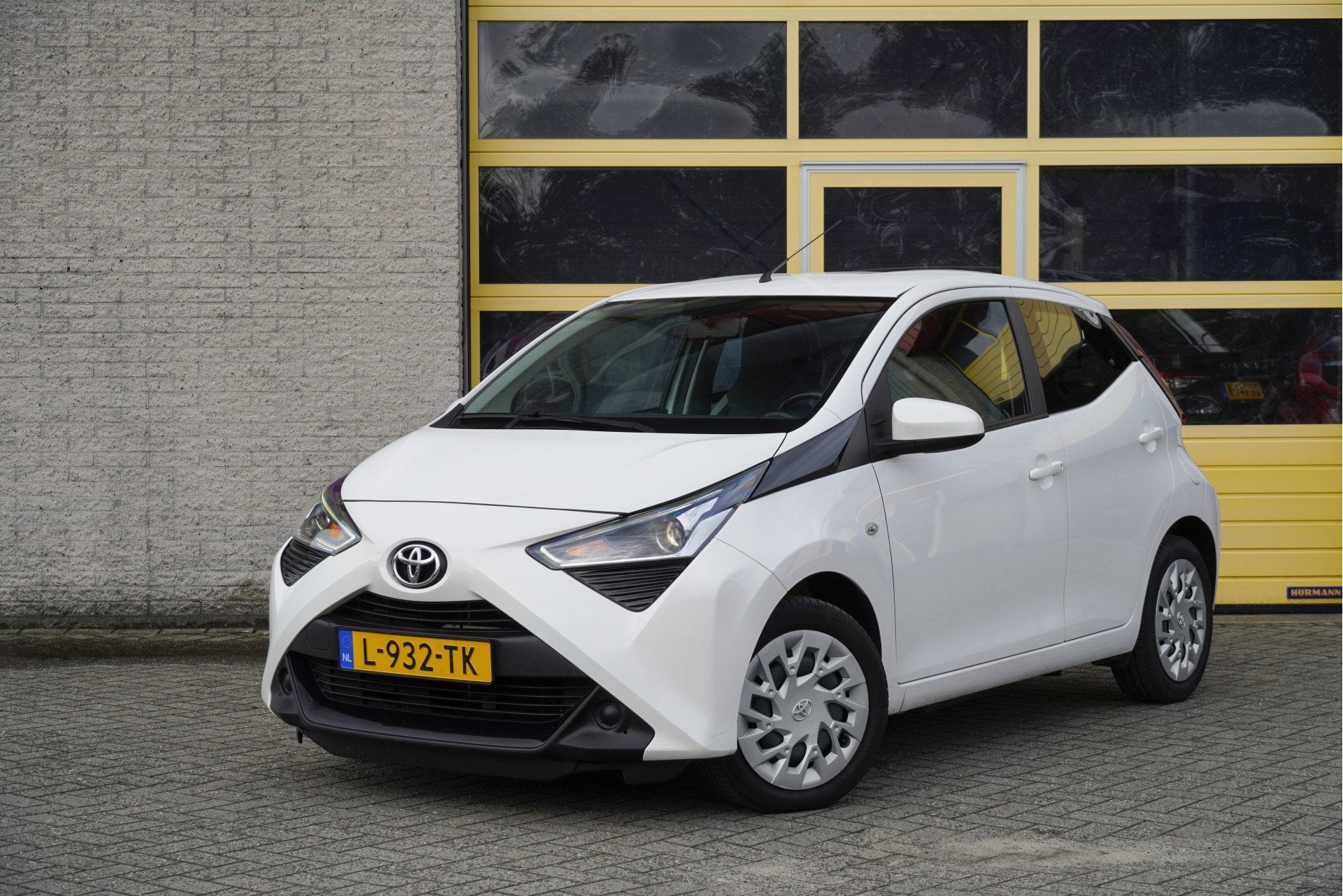 Toyota Aygo 1.0 VVT-i 5drs X-Play BJ2021 Led | Achteruitrijc, Auto's, Voorwielaandrijving, Dealer onderhouden, Stof, Gebruikt