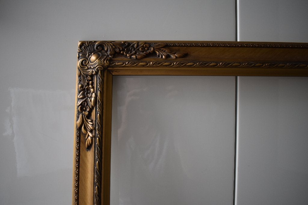mooie oude lijst goudkleurig hoog 85 cm breed 59cm, Ophalen