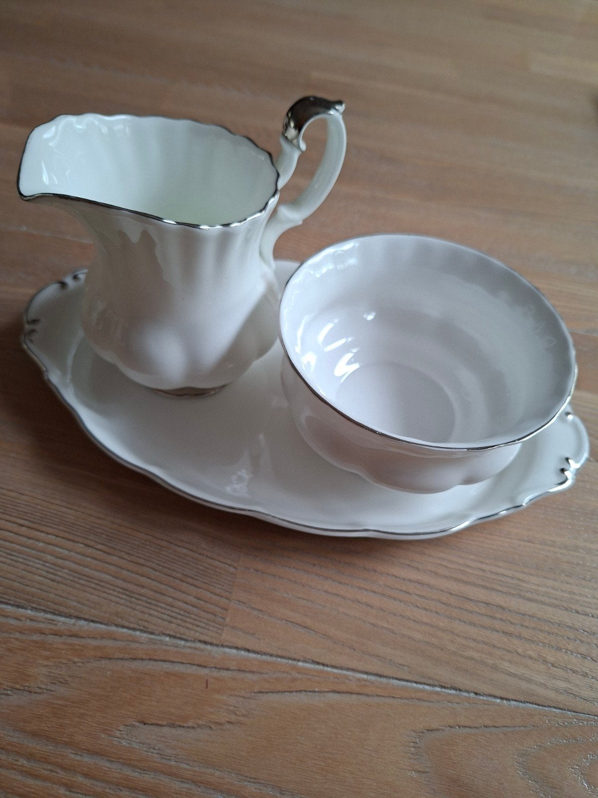 Royal Albert Chantilly Melkkan, Suikerpot en Dienblad, Antiek en Kunst, Ophalen