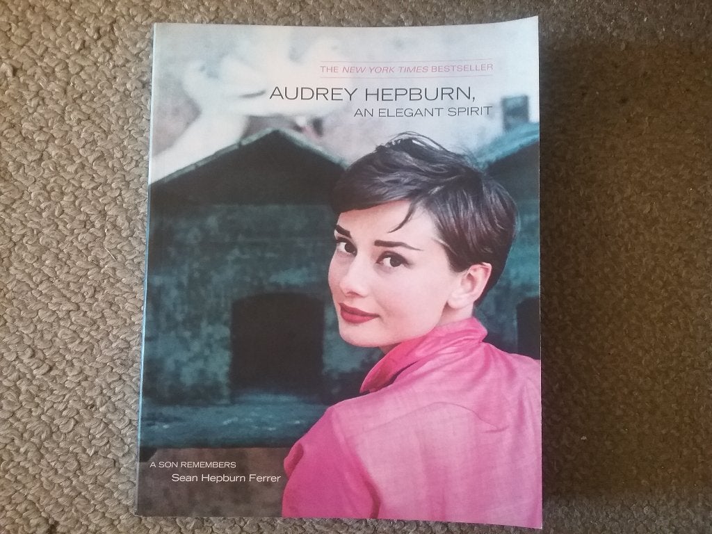 Audrey Hepburn - an elegant spirit / S Hepburn Ferrer (2005), Ophalen of Verzenden, Zo goed als nieuw, Personen