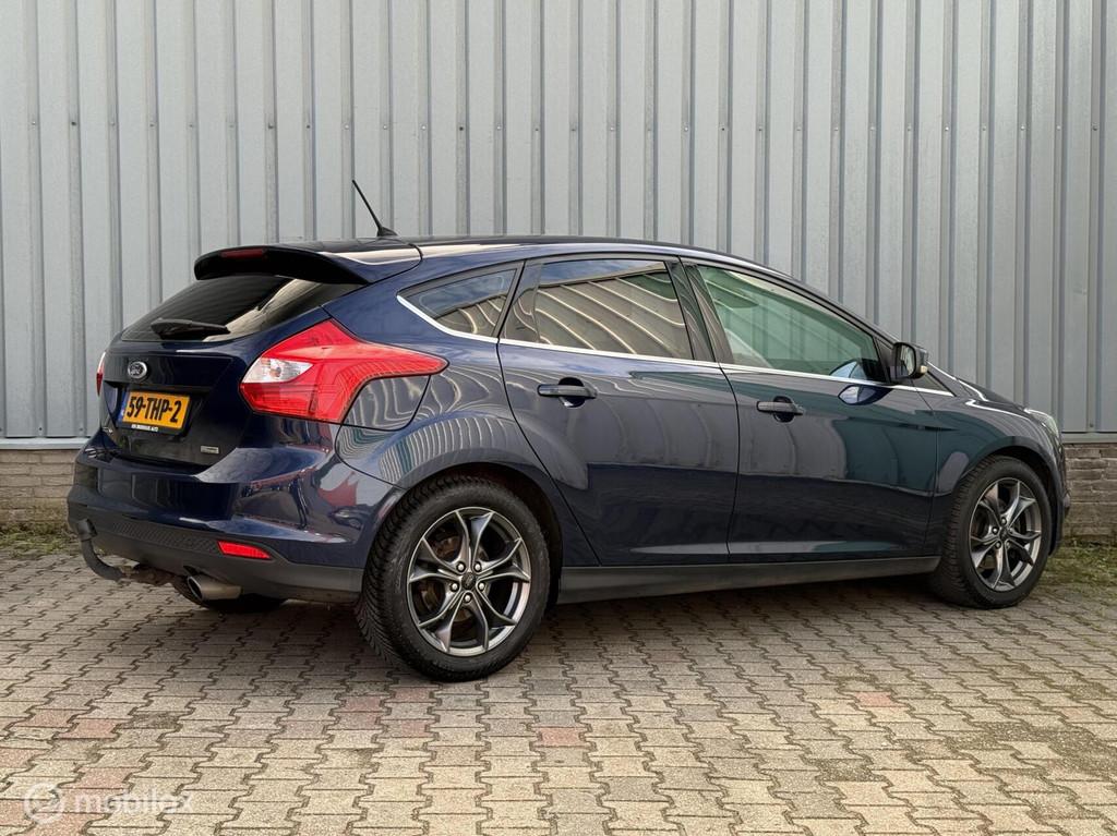Ford Focus 1.6 Titanium | Climate | PDC | TH | Navi, Stof, Zwart, 4 cilinders, 150 pk