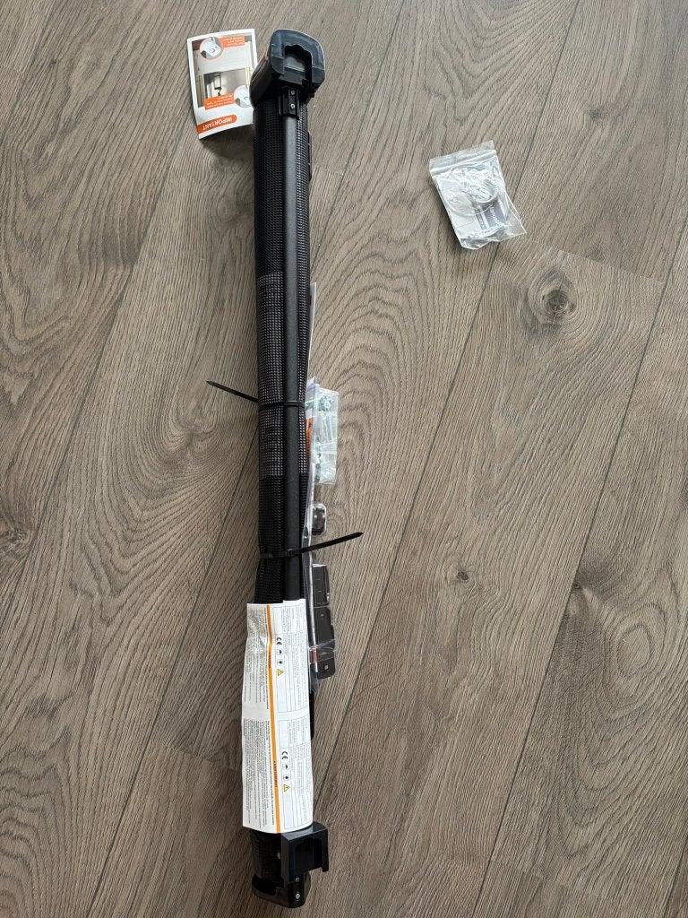 Traphekje met kattenluikje, nieuw, zwart mesh Homewell, Overige materialen, Nieuw, Oprolhekje, Ophalen of Verzenden