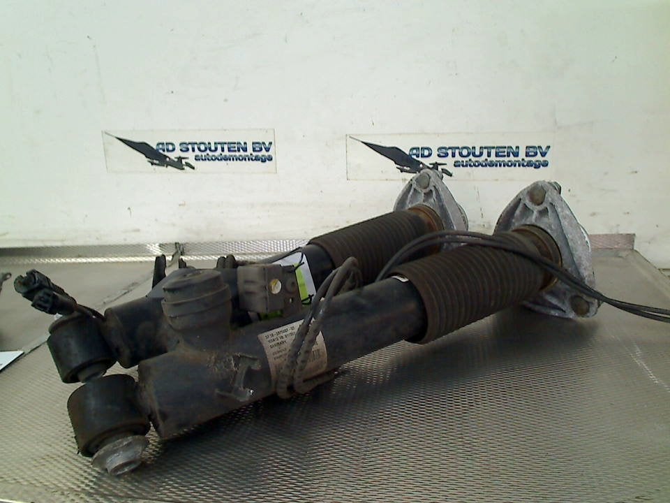 Schokbrekerset Achter BMW X6 (F16) 2017 3712687508702, Gebruikt, Petuelring 130, München 80809, , Duitsland, BMW, Bayerische Motoren Werke AG