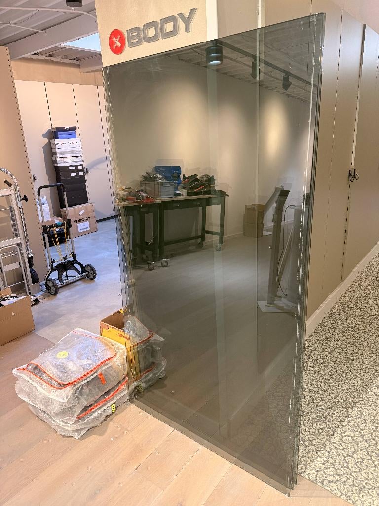 gelaagd 44/2 gekleurd glas grijs 1800x1000cm 3 stuks, Doe-het-zelf en Verbouw, Glas en Ramen, Ophalen, Gebruikt, 80 tot 120 cm