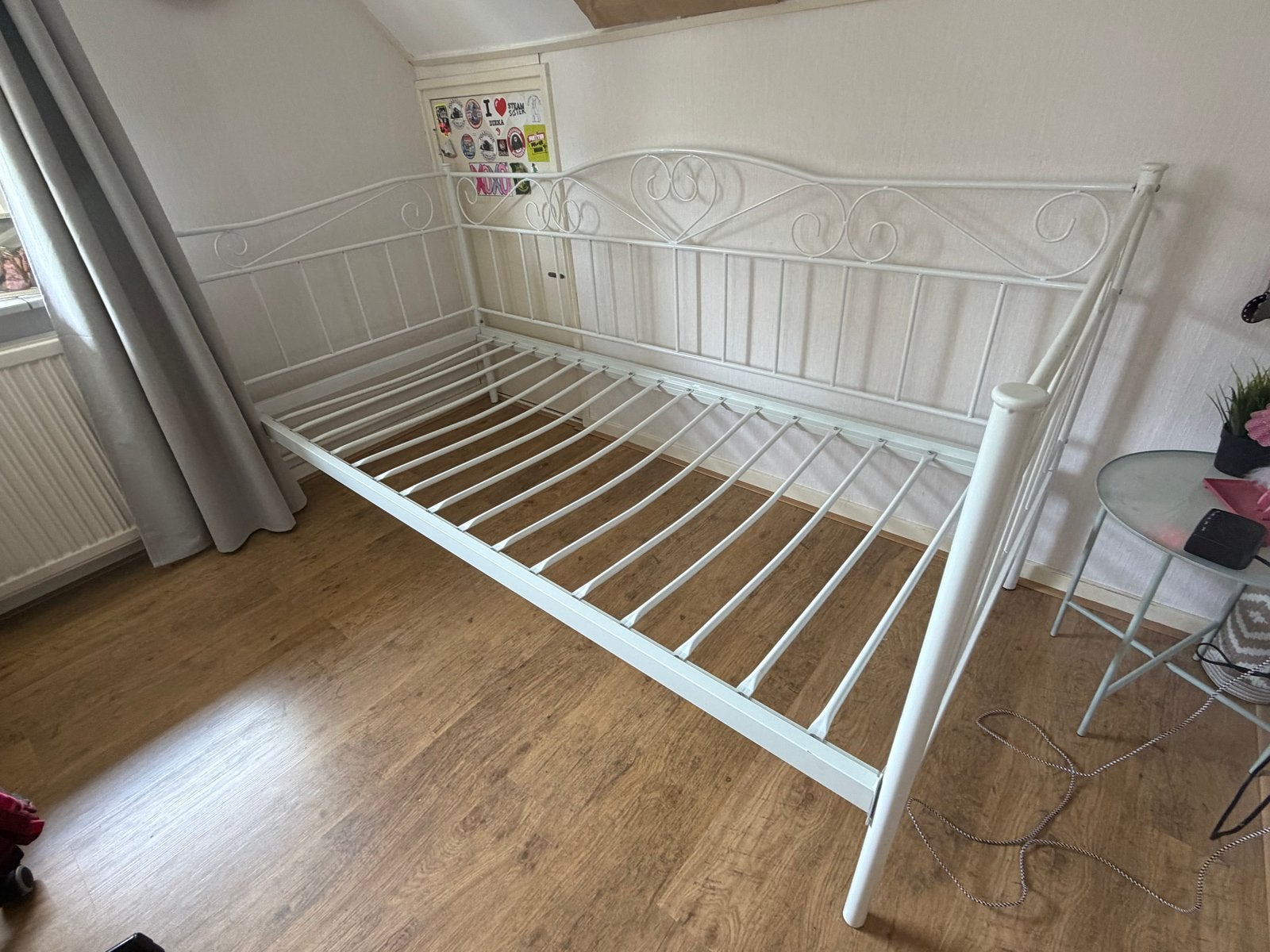 Wit metalen bedframe - Eenpersoons, Ophalen, Gebruikt, 90 cm, Eenpersoons
