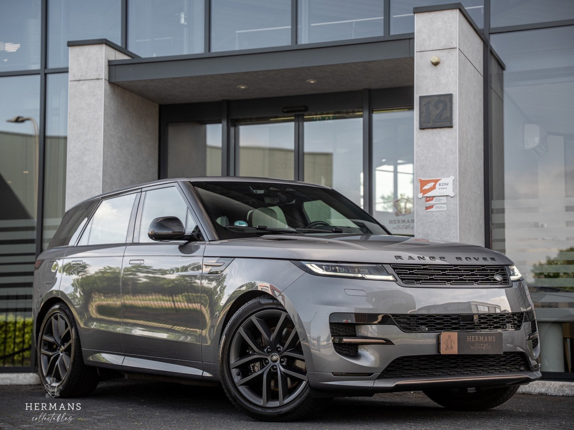 Land Rover Range Rover Sport 3.0 P460e Dynamic HSE PHEV / Or, Auto's, Dealer onderhouden, 3000 kg, 2996 cc, Bedrijf