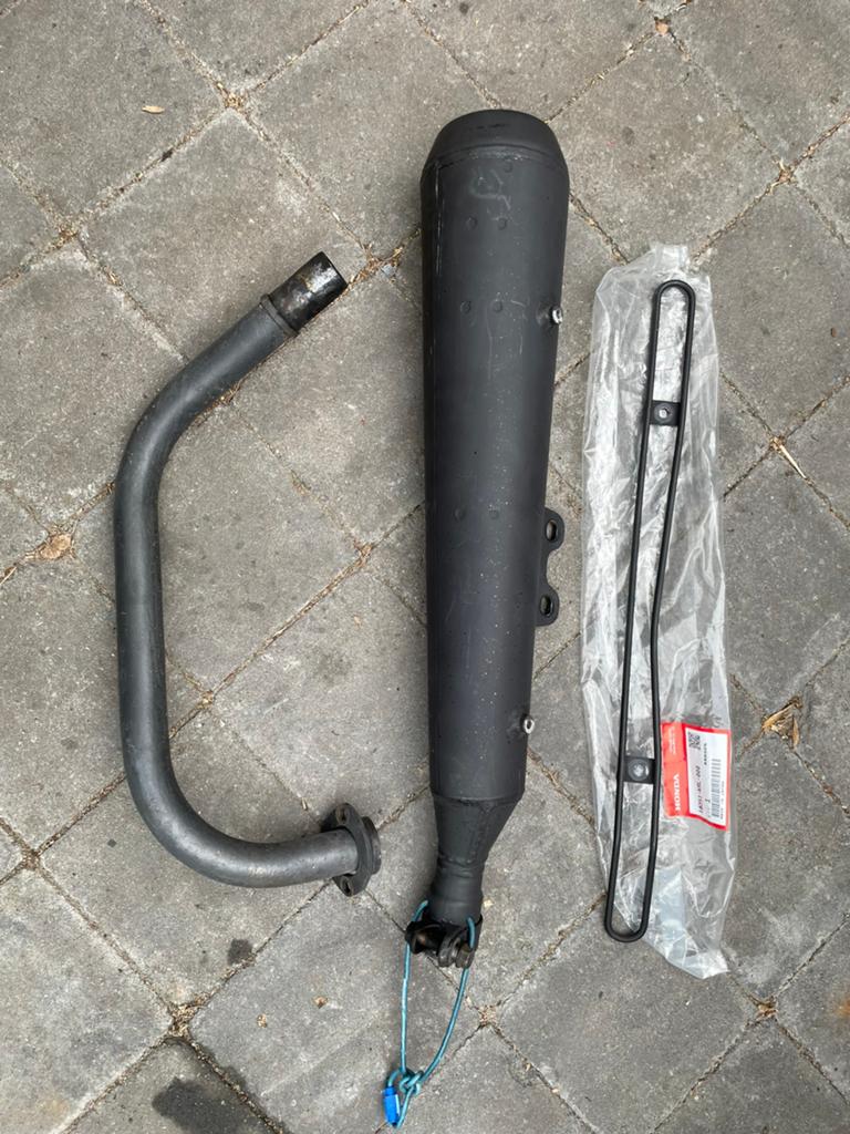 Honda Ape 100 uitlaat en demper en hitteschild, Motoren, Ophalen of Verzenden