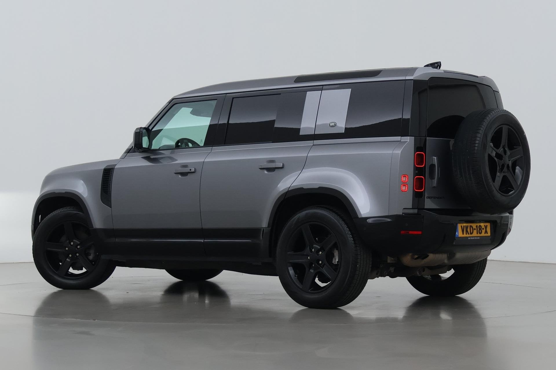 Land Rover Defender 110 D200 SE | COMMERCIAL | Luchtvering |, Auto's, Gebruikt, 4 cilinders, Leder en Stof, 2292 kg