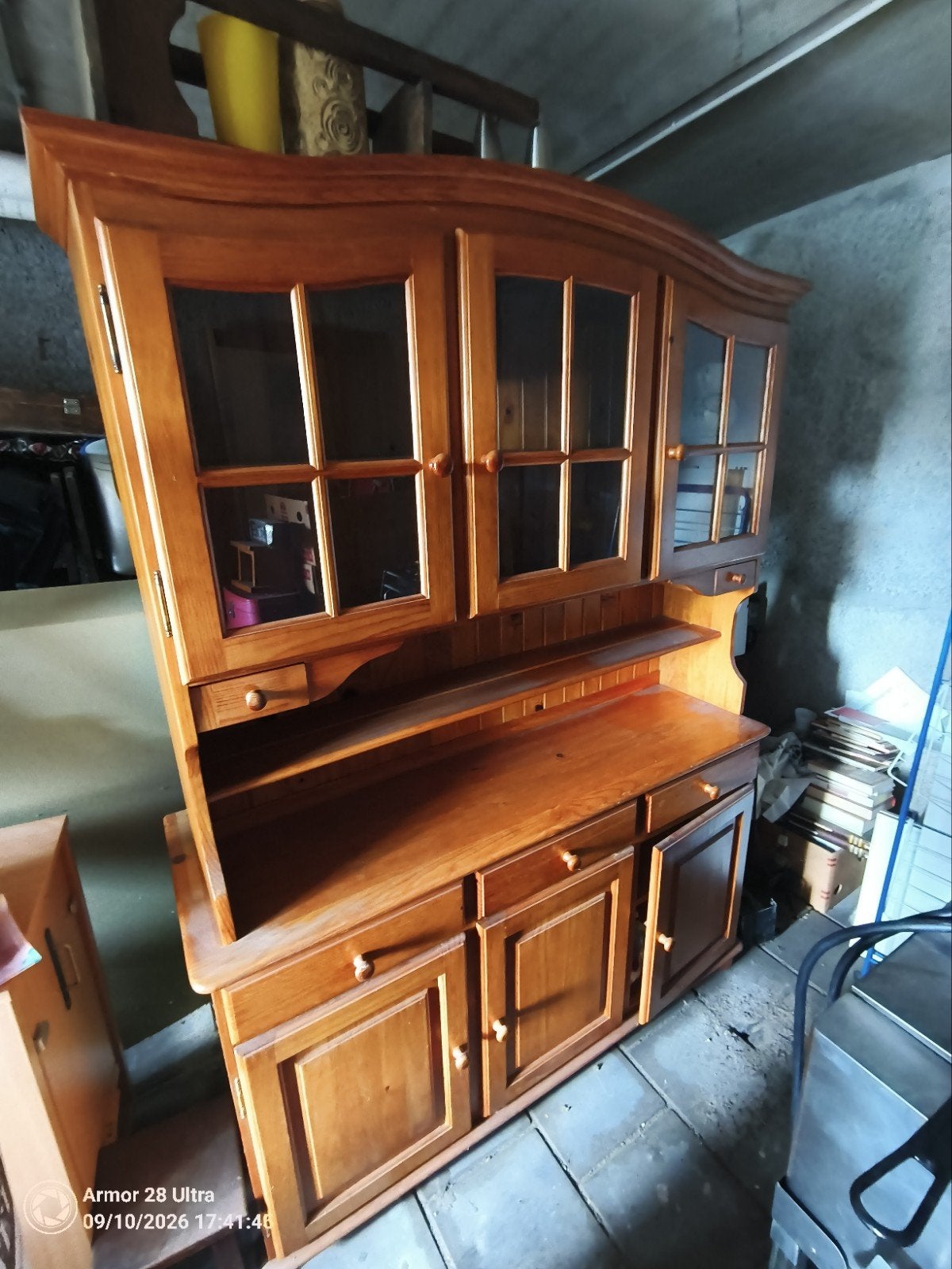 Houten buffetkast met vitrine en lades, Gebruikt, 100 tot 150 cm, Met lade(s), Ophalen of Verzenden