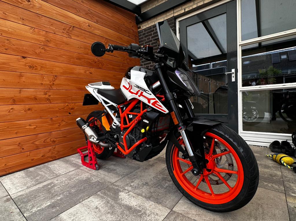 KTM Duke 390 Rapid EVO – unieke uitvoering/full option A2!, Motoren, Motoren | KTM, 390 cc, LED Verlichting, Occasion, Bedrijf