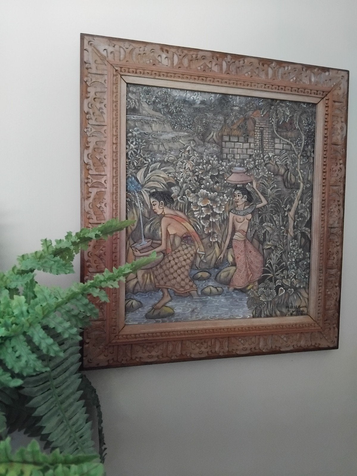 Balinees doek in houtsnijwerk lijst - gesigneerd, Antiek en Kunst, Hout, Overige typen, Ophalen of Verzenden, Indonesië