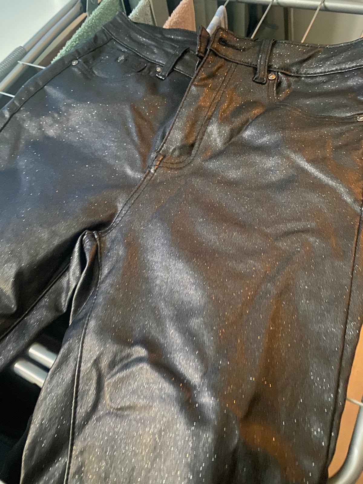 Zwarte coating broek met een glitter!, Maat 38/40 (M), Zwart, Nieuw, Ophalen of Verzenden