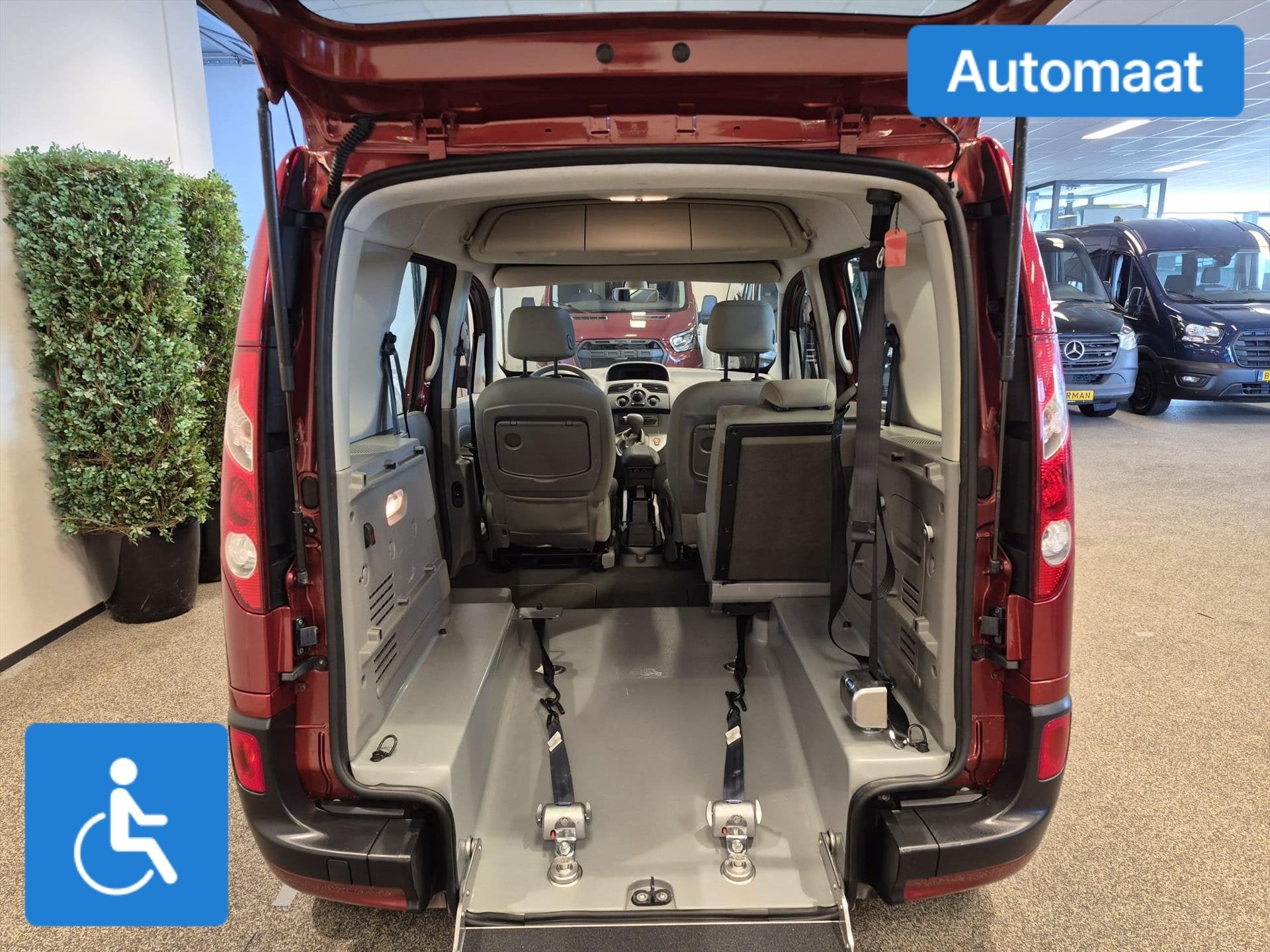 Renault Kangoo Rolstoelauto Automaat 3+1, Auto's, Automaat, 12 maanden, Stof, Gebruikt