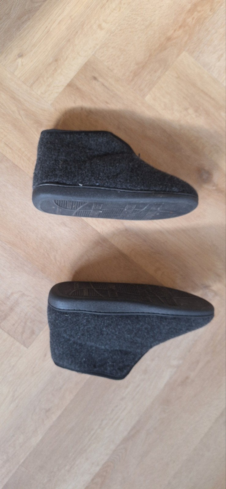 Heren sloffen maat 42, Kleding | Heren, Ophalen of Verzenden, Gedragen, Overige kleuren, Pantoffels of Sloffen