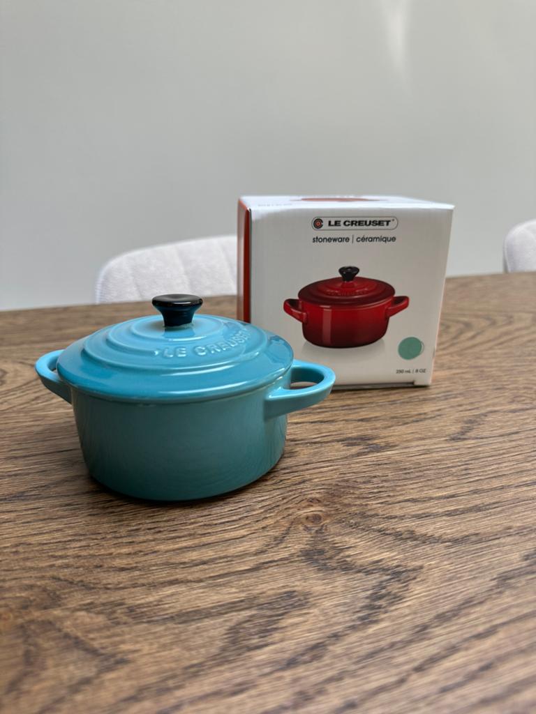 Le creuset mini cocotte blauw, Ophalen of Verzenden, Zo goed als nieuw, Overige materialen, Pot, Bus of Blik