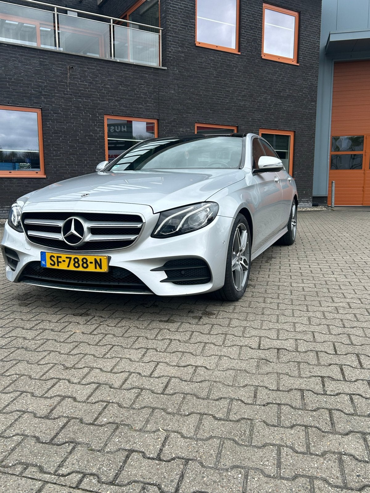 Mercedes-Benz E-Klasse 2.0 E200 Sedan AUT 2018 Grijs, Auto's, 4 cilinders, 1505 kg, Origineel Nederlands, Vierwielaandrijving