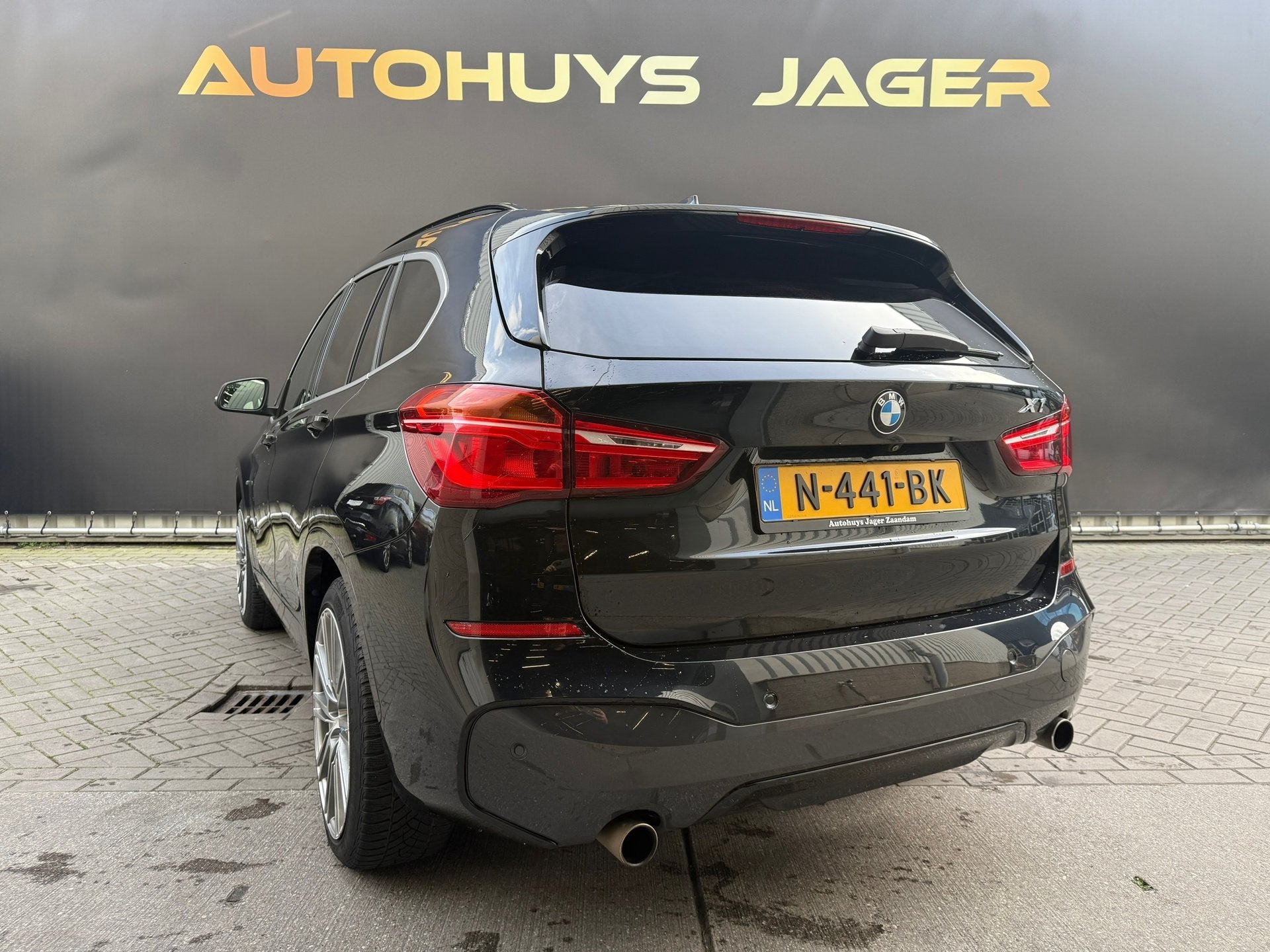 BMW X1 XDrive20i High Executive M-Pakket Pano Leer h&k h&u, Auto's, 1998 cc, Gebruikt, 2000 kg, Automatische klimaatregeling