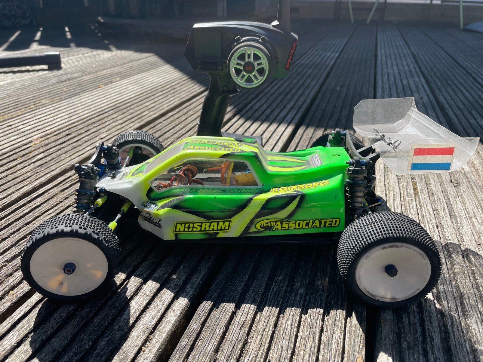 Associated B44 4wd incl Spektrum Dx4c, Hobby en Vrije tijd, Modelbouw | Radiografisch | Auto's, Ophalen, Zo goed als nieuw, Auto offroad