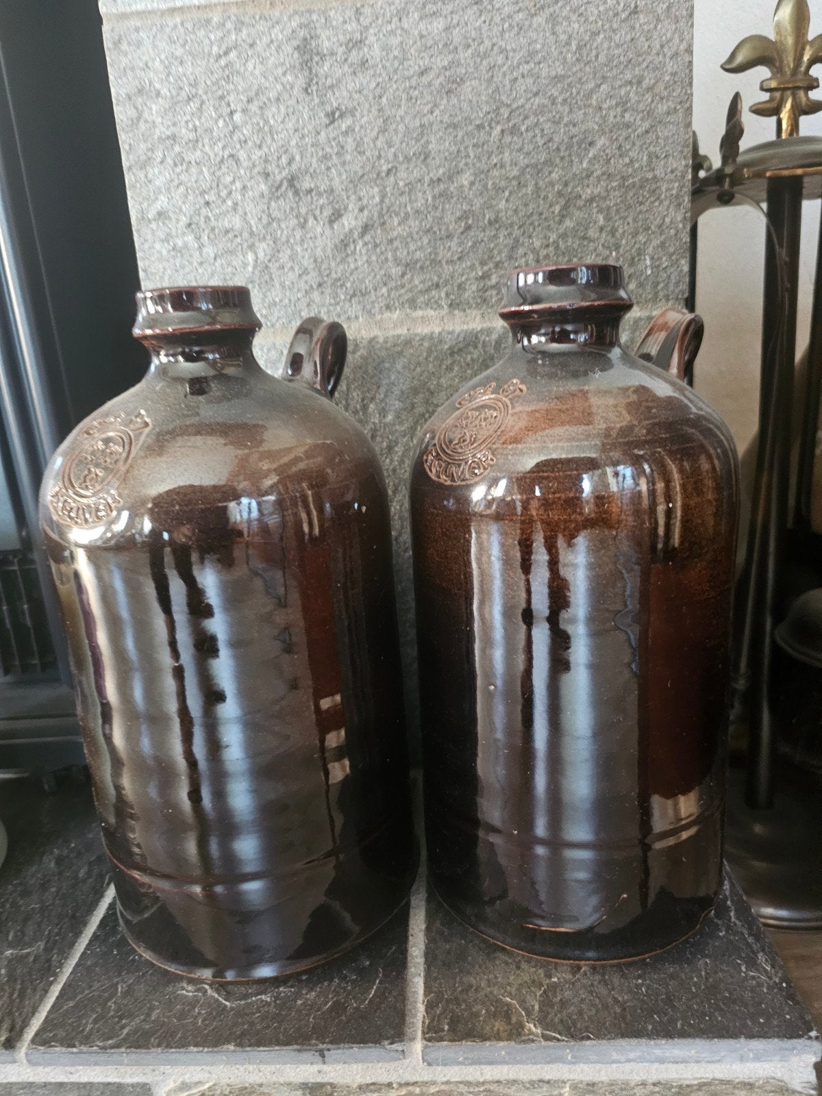 2 kruiken uit het atelier van Hein Severijns, Ophalen