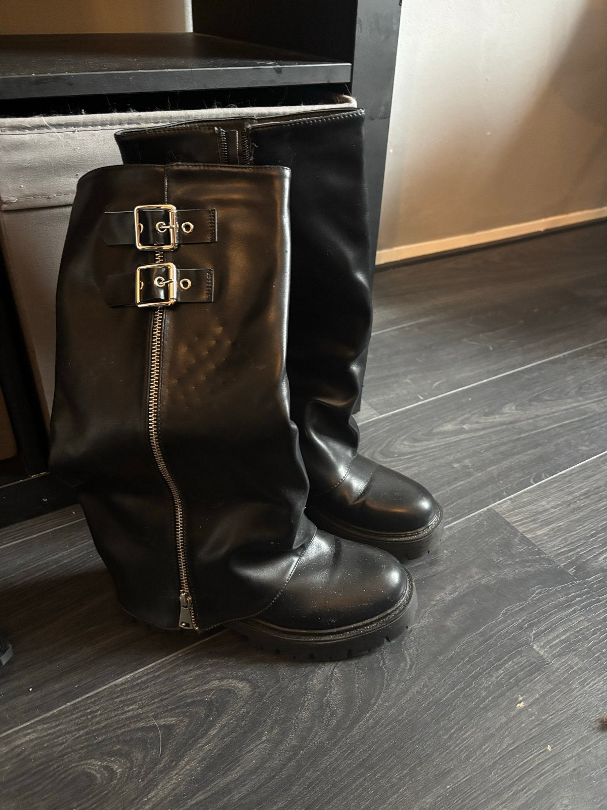 Nieuwe zwarte laarzen - Maat 37, Kleding | Dames, Ophalen of Verzenden, Nieuw, Zwart, Hoge laarzen